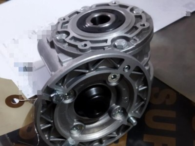 法国SNT RMI40蜗轮蜗杆减速机 模块化适配图2