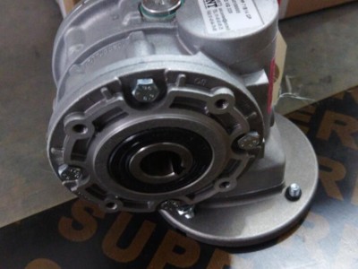 法国SNT RMI40蜗轮蜗杆减速机 模块化适配图3